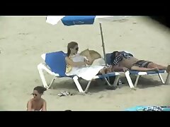 Una bionda prende anal video italiani una palla da tennis in bocca, un cazzo nella sua figa